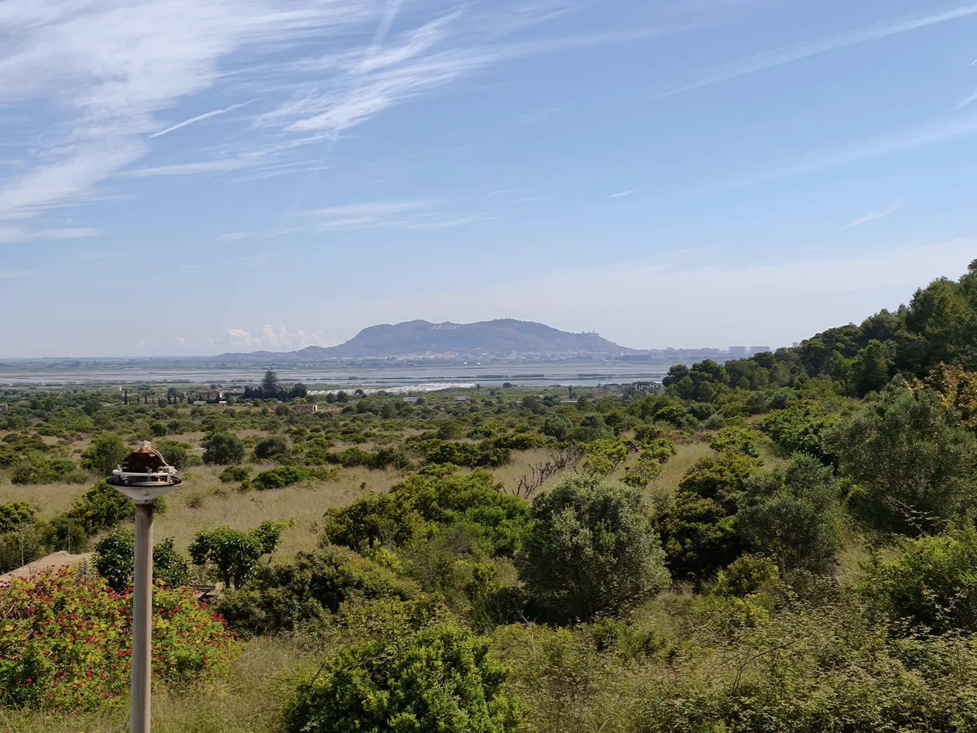 Chalet independiente con terreno y piscina en Llaurí - Lexmar Inmobiliaria