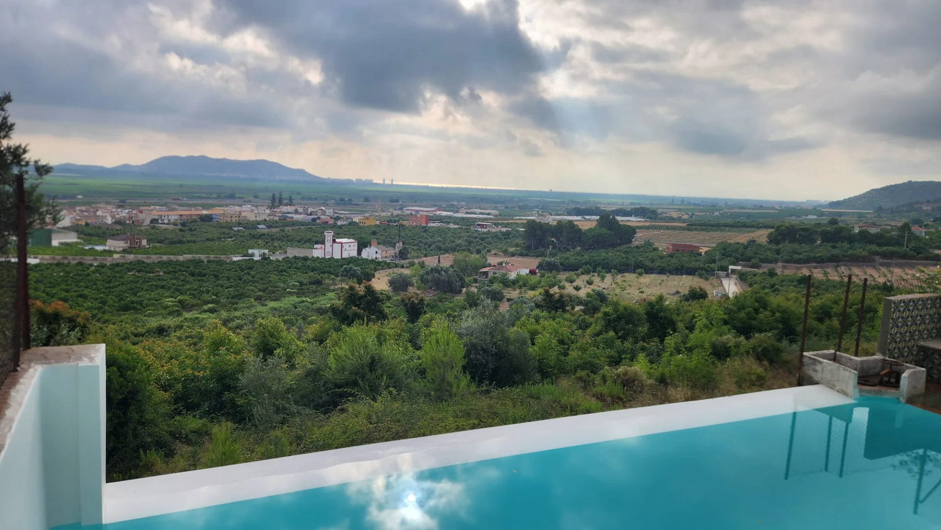 Chalet independiente con terreno en Llaurí - Lexmar Inmobiliaria