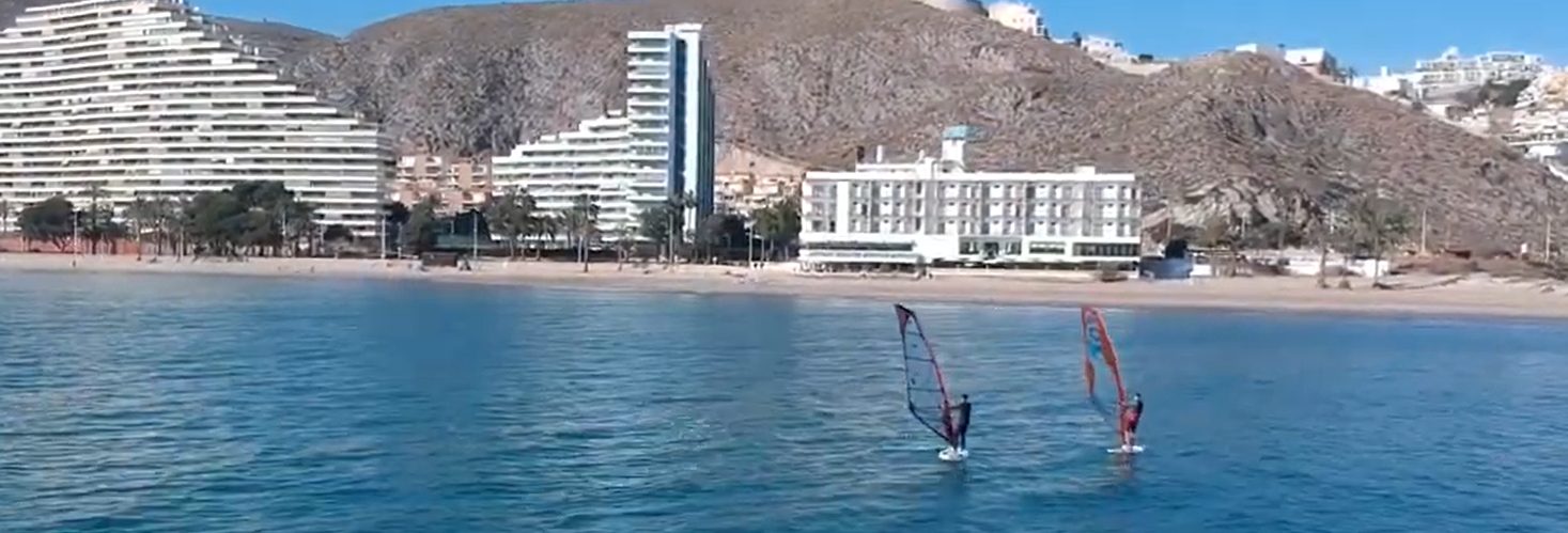 Windsurf y deportes acuáticos en Cullera